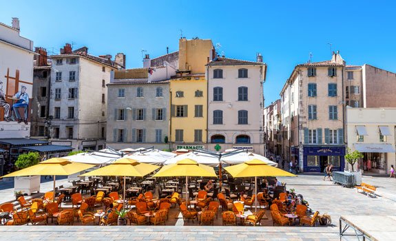 Alter Platz im Zentrum von Toulon Alter Platz im Zentrum von Toulon