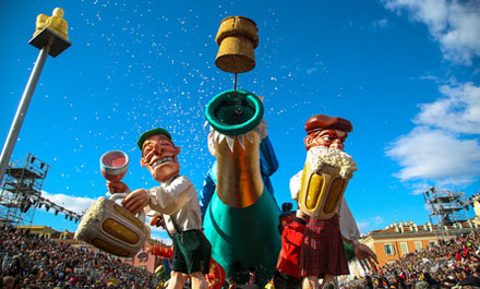 Umzugswagen beim Karneval in Nizza